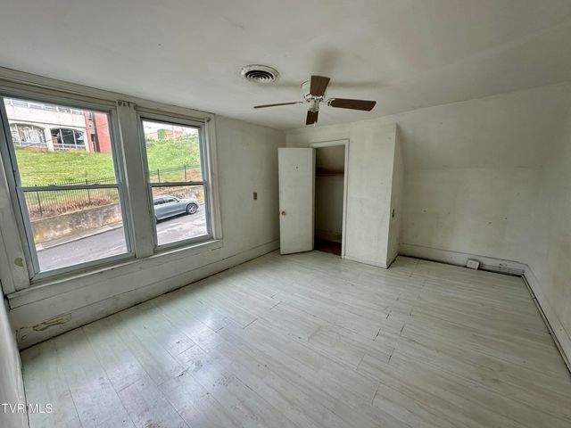 919 Russell Street, Bristol, VA 24201
