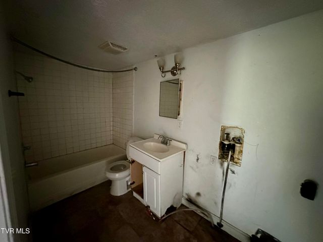 919 Russell Street, Bristol, VA 24201