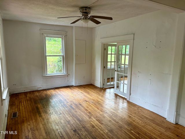 919 Russell Street, Bristol, VA 24201