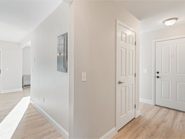 190 Quarry Hill Rd Apt 52, South Burlington, VT 05403