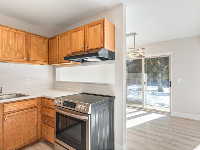 190 Quarry Hill Rd Apt 52, South Burlington, VT 05403