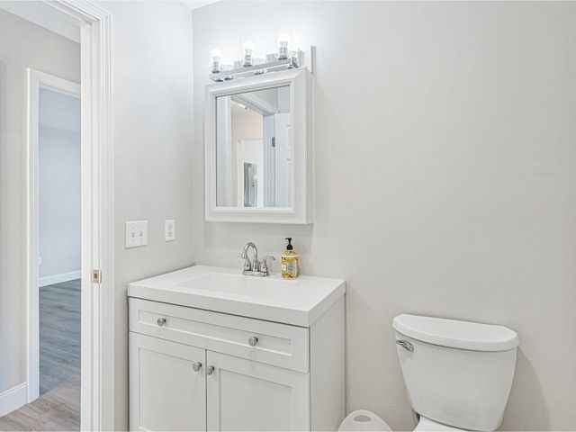 190 Quarry Hill Rd Apt 52, South Burlington, VT 05403