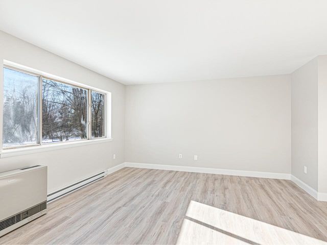 190 Quarry Hill Rd Apt 52, South Burlington, VT 05403