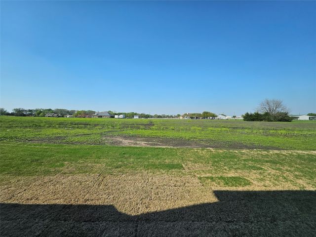 359 Redwood Circle, Trenton, TX 75490