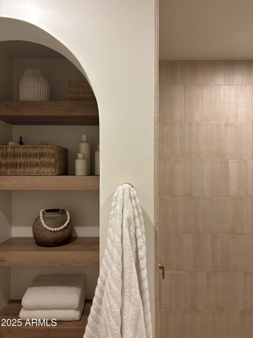 4925 E HEARN Road, Scottsdale, AZ 85254