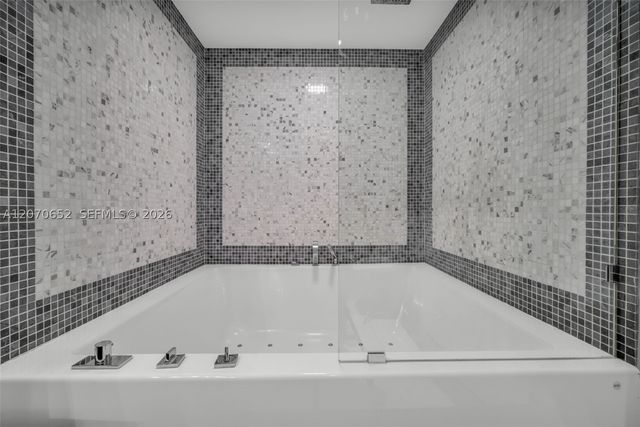 200 Biscayne Boulevard Way 309, Miami, FL 33131