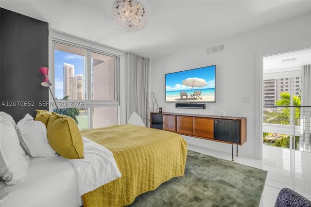 200 Biscayne Boulevard Way 309, Miami, FL 33131