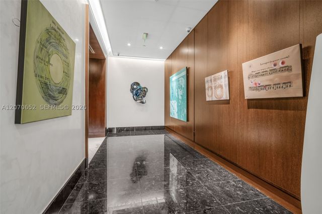 200 Biscayne Boulevard Way 309, Miami, FL 33131