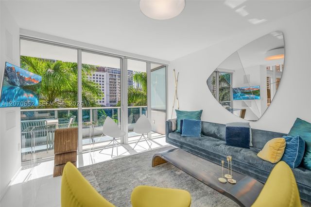 200 Biscayne Boulevard Way 309, Miami, FL 33131