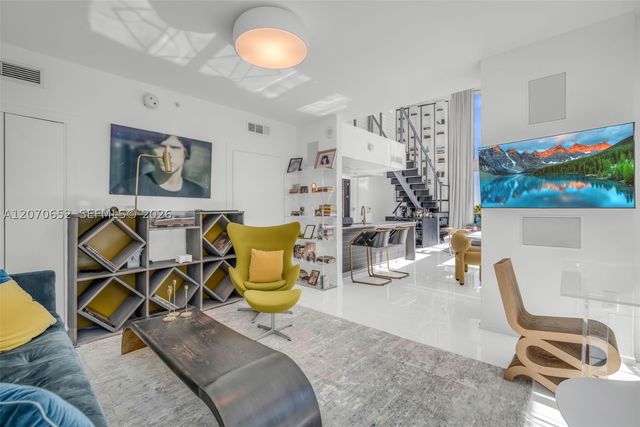 200 Biscayne Boulevard Way 309, Miami, FL 33131