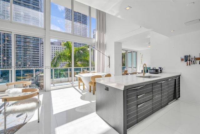 200 Biscayne Boulevard Way 309, Miami, FL 33131