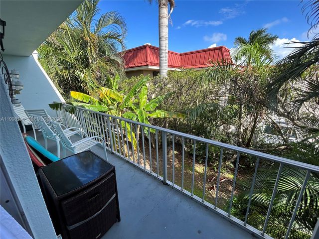 725 Hummingbird Way 212, North Palm Beach, FL 33408