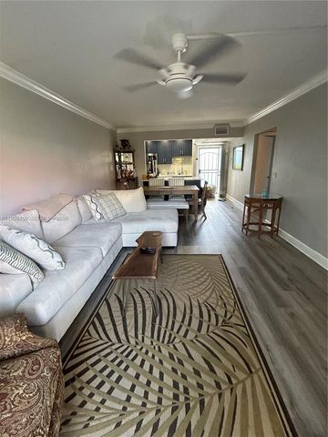 725 Hummingbird Way 212, North Palm Beach, FL 33408