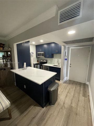725 Hummingbird Way 212, North Palm Beach, FL 33408
