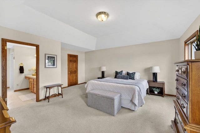 4405 Marseilles DRIVE, Mequon, WI 53092