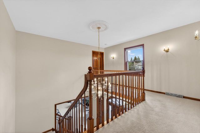 4405 Marseilles DRIVE, Mequon, WI 53092