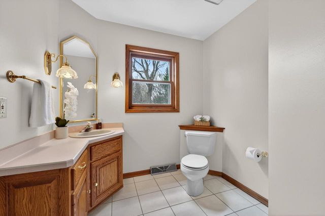 4405 Marseilles DRIVE, Mequon, WI 53092