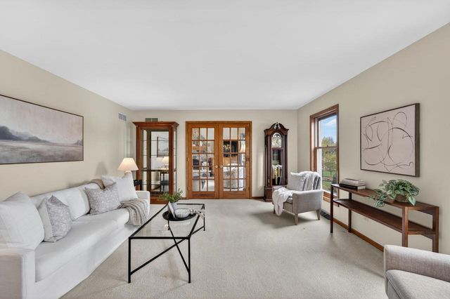 4405 Marseilles DRIVE, Mequon, WI 53092