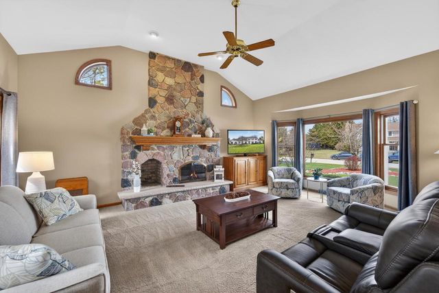 4405 Marseilles DRIVE, Mequon, WI 53092