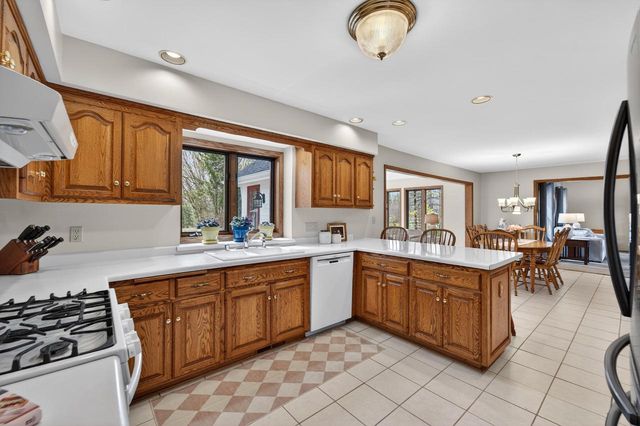 4405 Marseilles DRIVE, Mequon, WI 53092