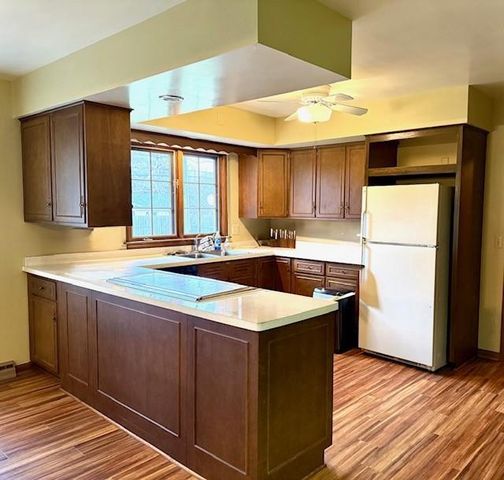 150 Hillcrest Circle, Sun Prairie, WI 53590