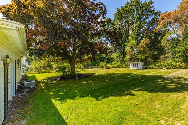 39 Rigney Lane, Greece, NY 14612