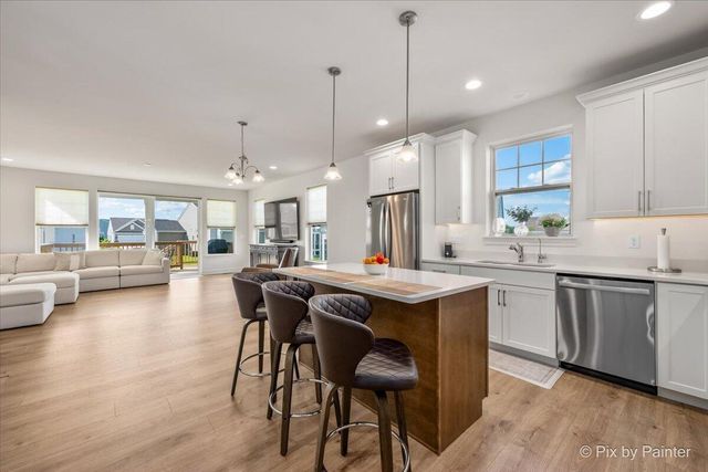 405 Canon DRIVE, Lake Geneva, WI 53147