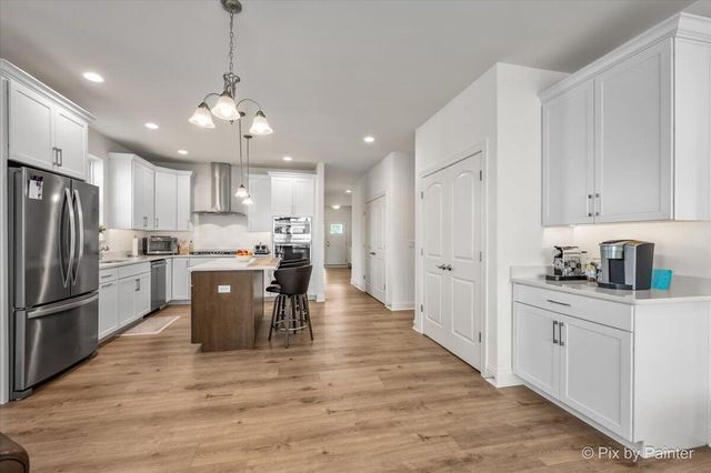 405 Canon DRIVE, Lake Geneva, WI 53147