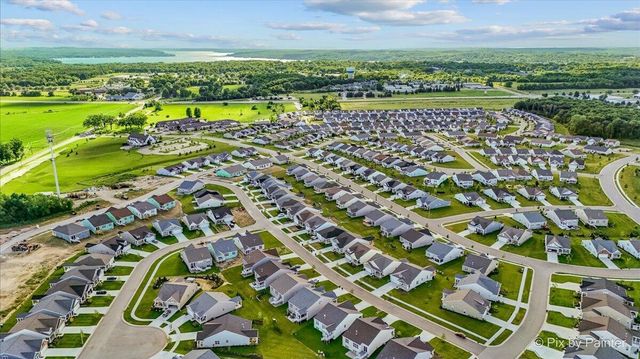 405 Canon DRIVE, Lake Geneva, WI 53147