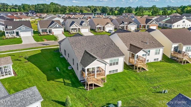 405 Canon DRIVE, Lake Geneva, WI 53147