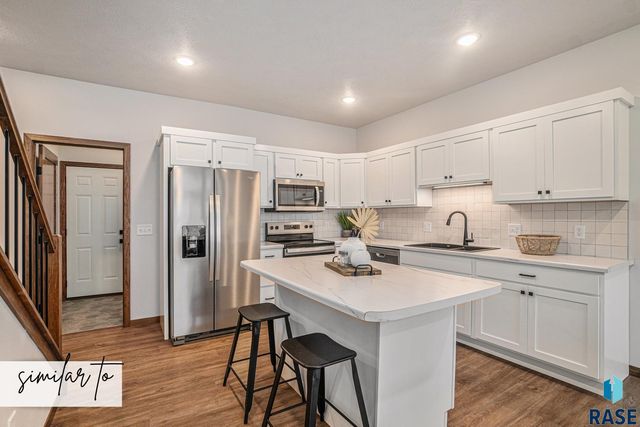 8012 E Tencate Pl, Sioux Falls, SD 57110