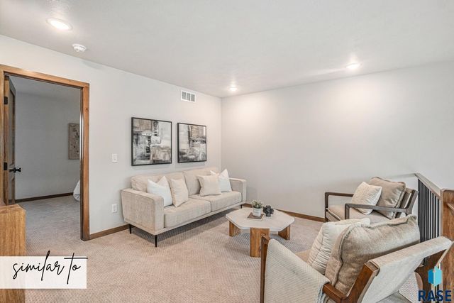 8012 E Tencate Pl, Sioux Falls, SD 57110