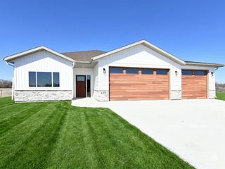 6393 68th Street S, Horace, ND 58047