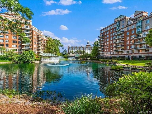 100 Hilton Avenue 417, Garden City, NY 11530
