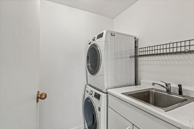 100 Hilton Avenue 417, Garden City, NY 11530