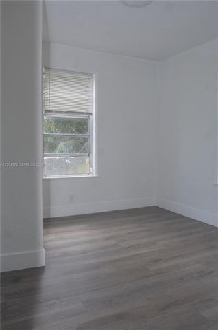 3376 NW 49th St, Miami, FL 33142