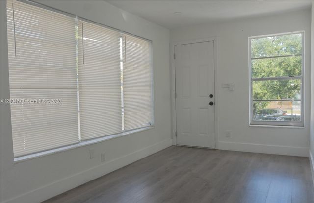 3376 NW 49th St, Miami, FL 33142