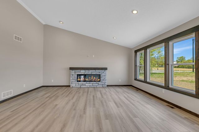 1900 Sandstone Loop S, Sartell, MN 56377