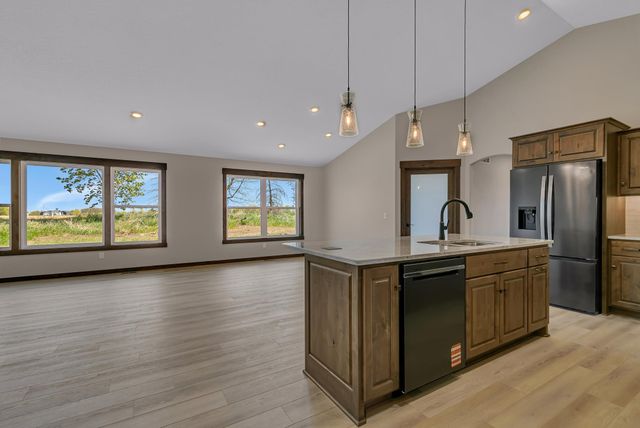 1900 Sandstone Loop S, Sartell, MN 56377