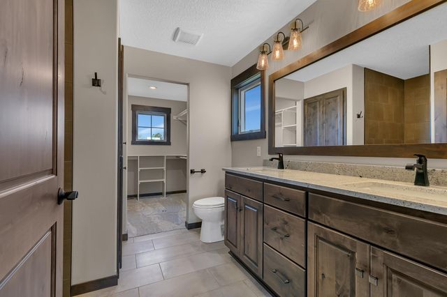1900 Sandstone Loop S, Sartell, MN 56377