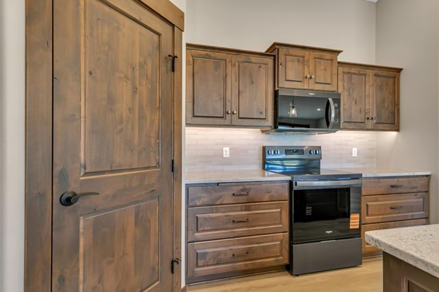 1900 Sandstone Loop S, Sartell, MN 56377