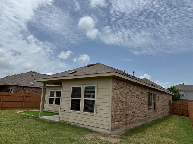 369 Shale CIR, Buda, TX 78610