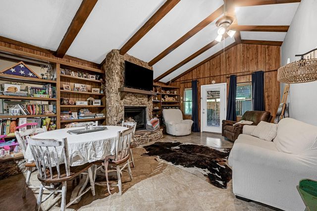 88 Gazebo Street A-E, Huntsville, TX 77340