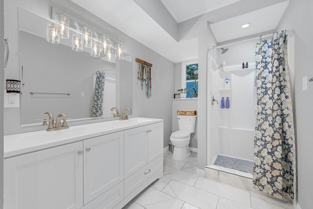 88 Gazebo Street A-E, Huntsville, TX 77340