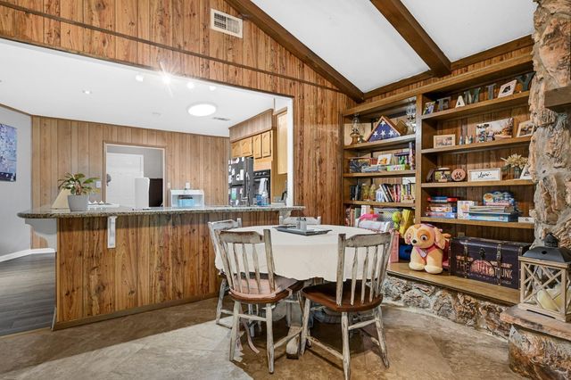 88 Gazebo Street A-E, Huntsville, TX 77340