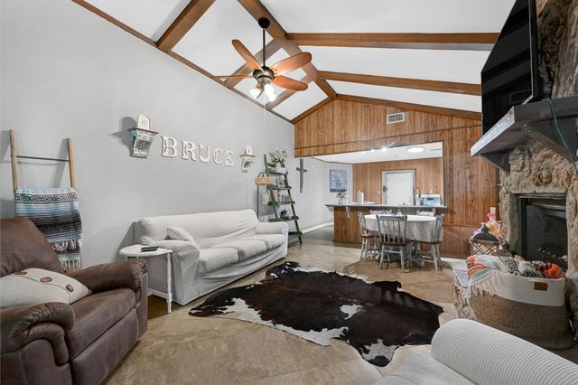 88 Gazebo Street A-E, Huntsville, TX 77340