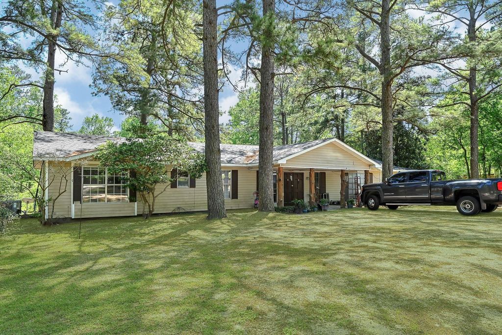 88 Gazebo Street A-E, Huntsville, TX 77340