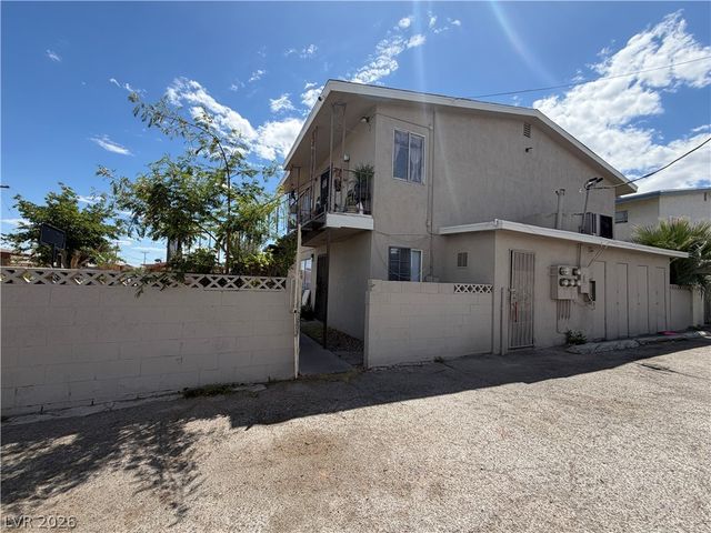 5032 Pebble Beach Boulevard, Las Vegas, NV 89108