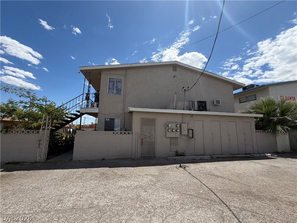5032 Pebble Beach Boulevard, Las Vegas, NV 89108