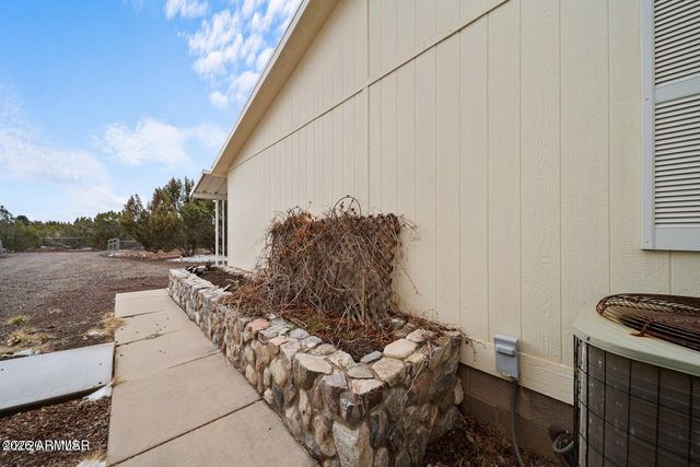 9 N3307 --, Vernon, AZ 85940